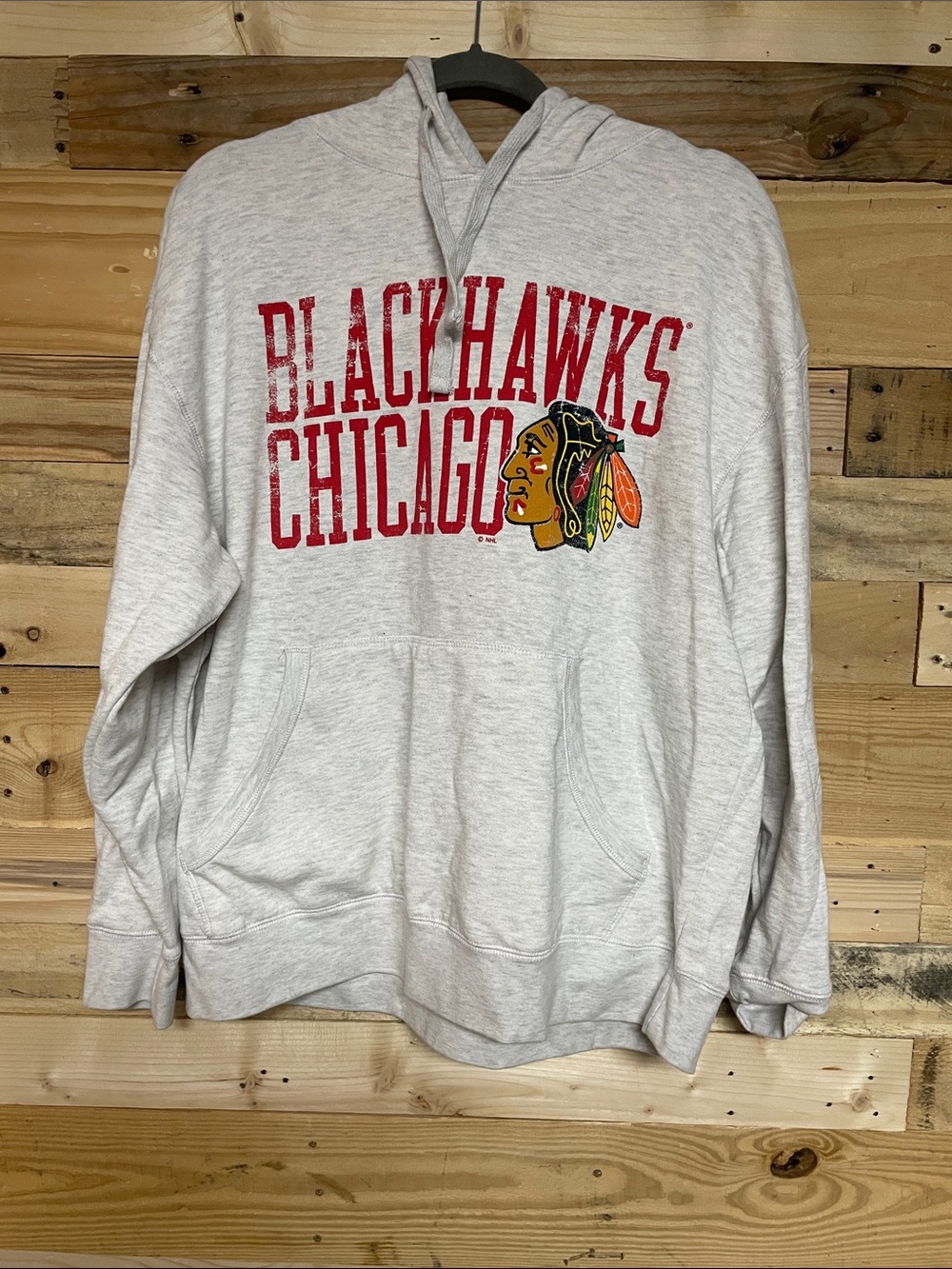 NHL size XL White and Gray Heather Chicago Blackhawks Soft Sweatshirt Hoodie